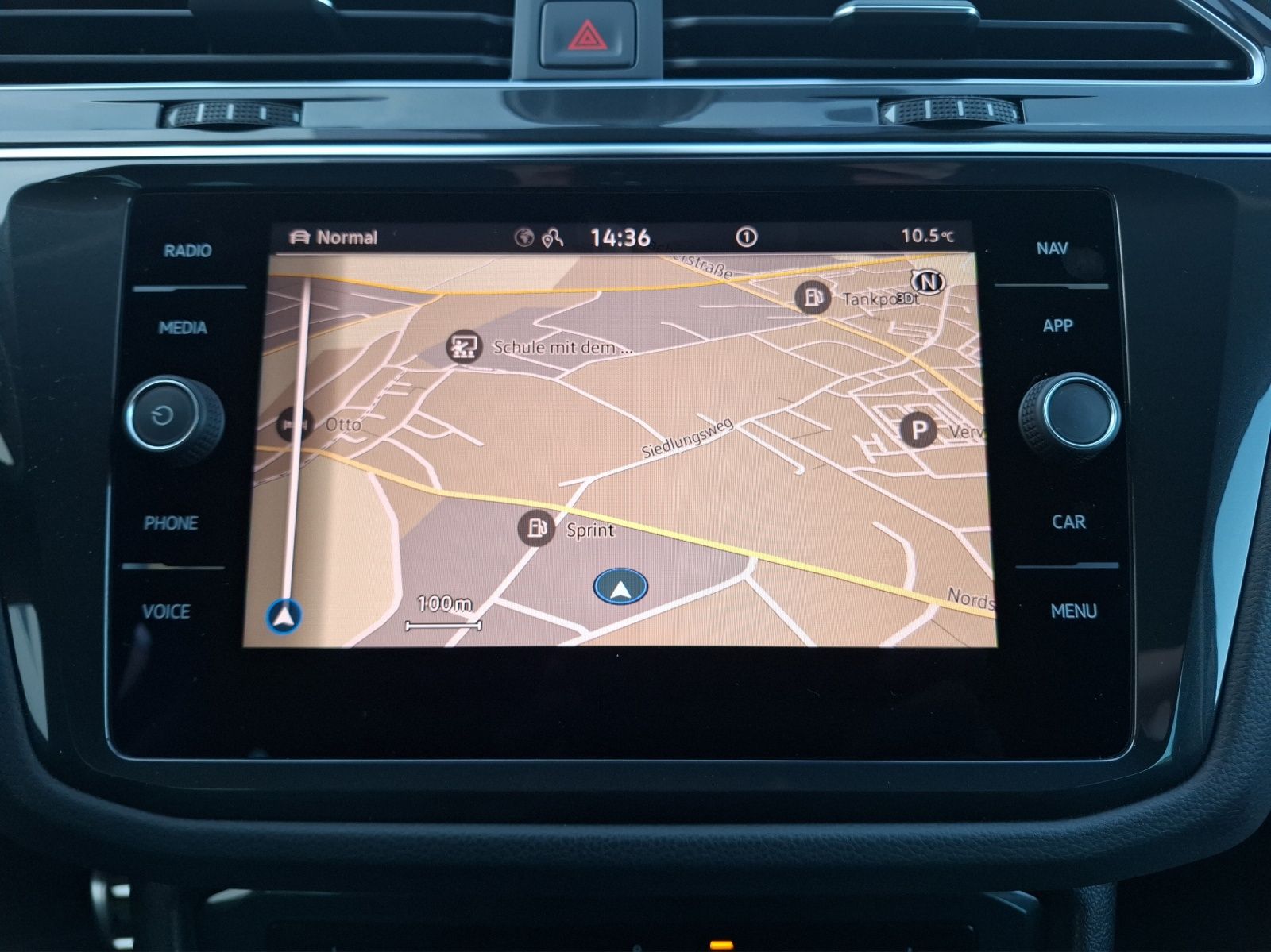 Fahrzeugabbildung Volkswagen Tiguan TSI Active DSG LED Navi ACC RFK SH 18"