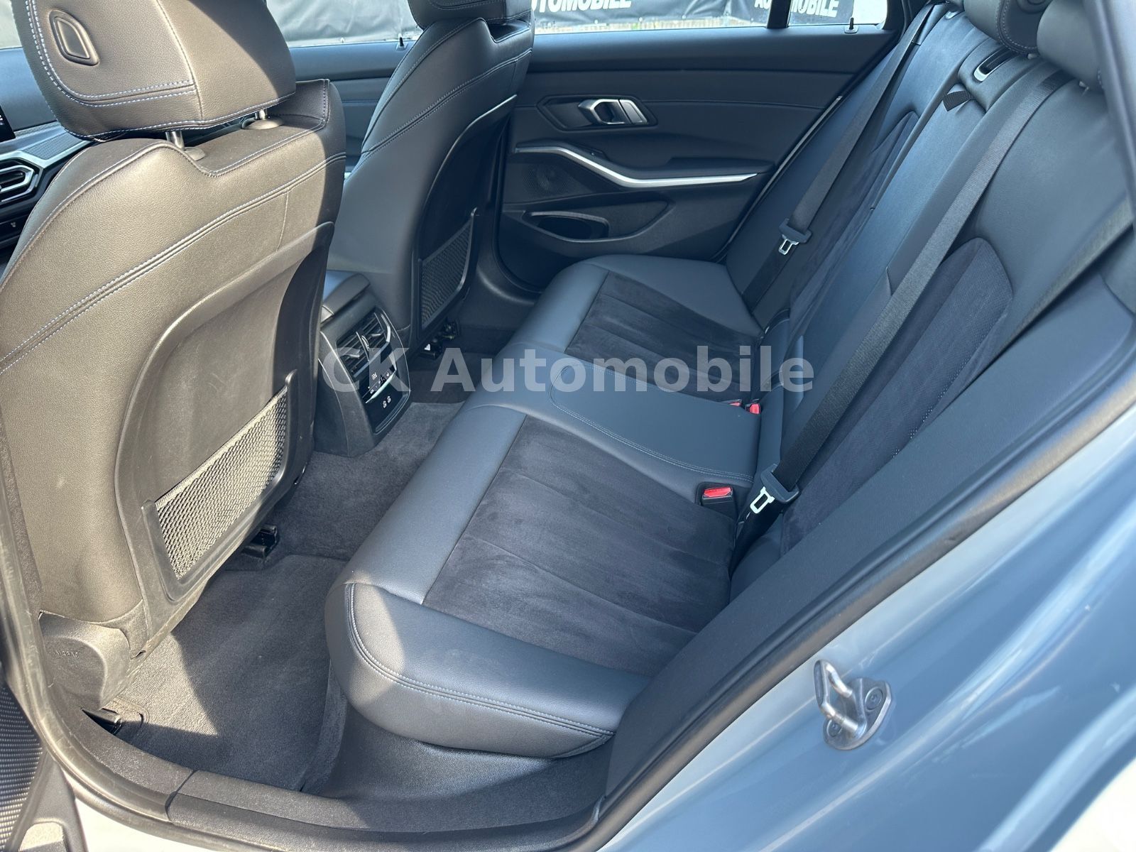 Fahrzeugabbildung BMW 330d xDrive Touring M-Sport/Navi/Head-Up/LED/Kam