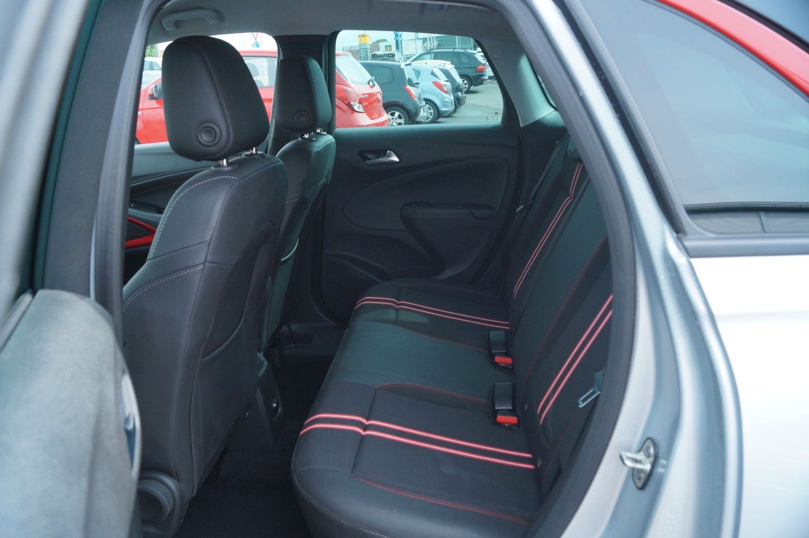 Fahrzeugabbildung Opel Crossland (X) 1.2 Automatik *1. Hand