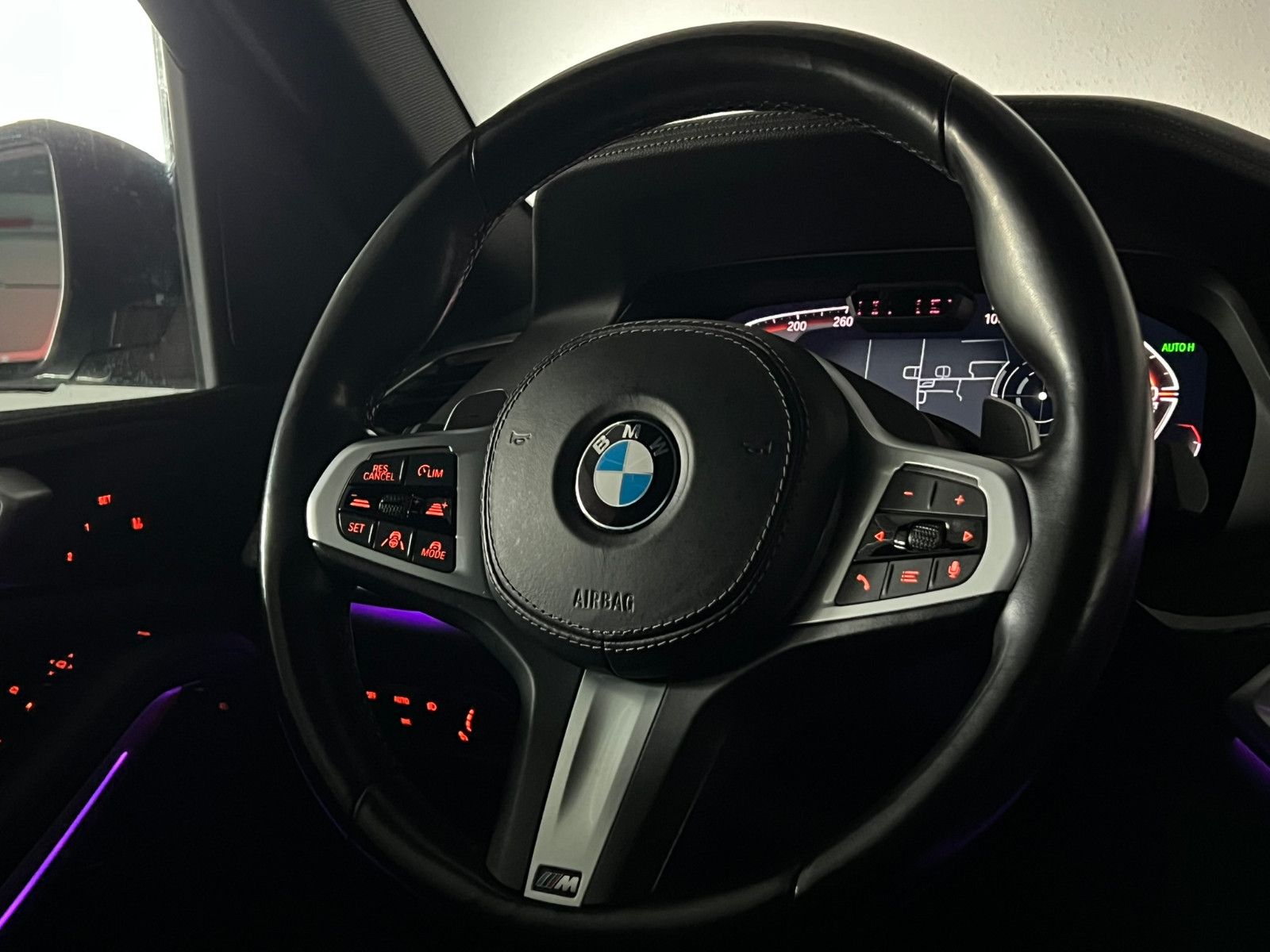 Fahrzeugabbildung BMW X5 xDrive 40 d M SPORT/LASER/AHK/PANO/DRAVITGRAU