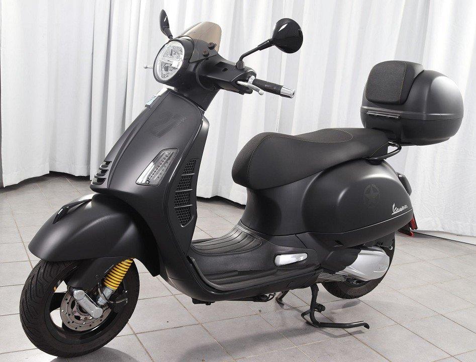 Piaggio Vespa GTS 300 ABS SuperTech E5 NERO Arrow Endtop