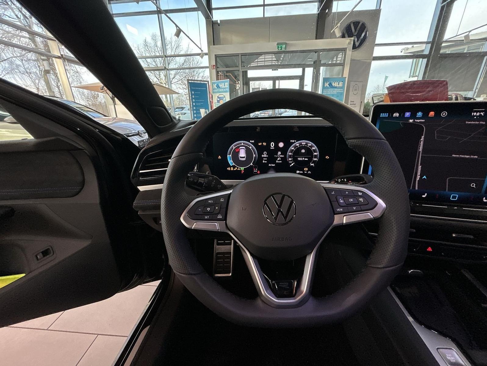 Volkswagen Passat 2.0 TDI DSG R-Line BlackStyle Winterräder