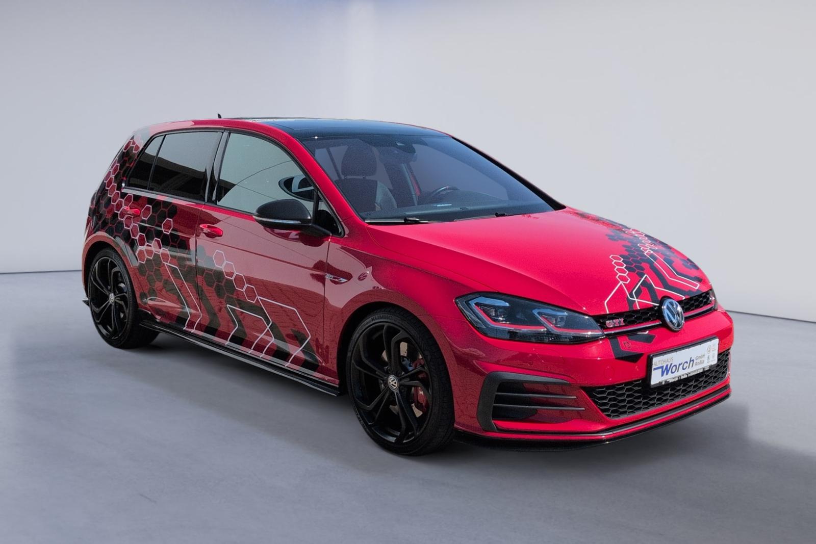 Volkswagen Golf VII "TCR" DSG KAMAERA+PANO+DCC+19"
