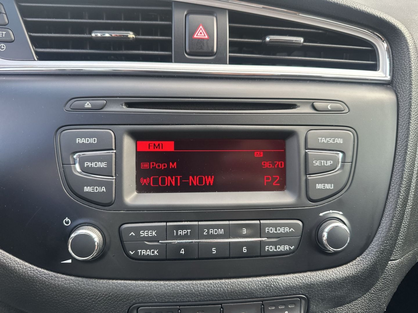 Fahrzeugabbildung Kia Ceed Edition 1.4 ED7 EMOTION +Berganfahrass.+Kli