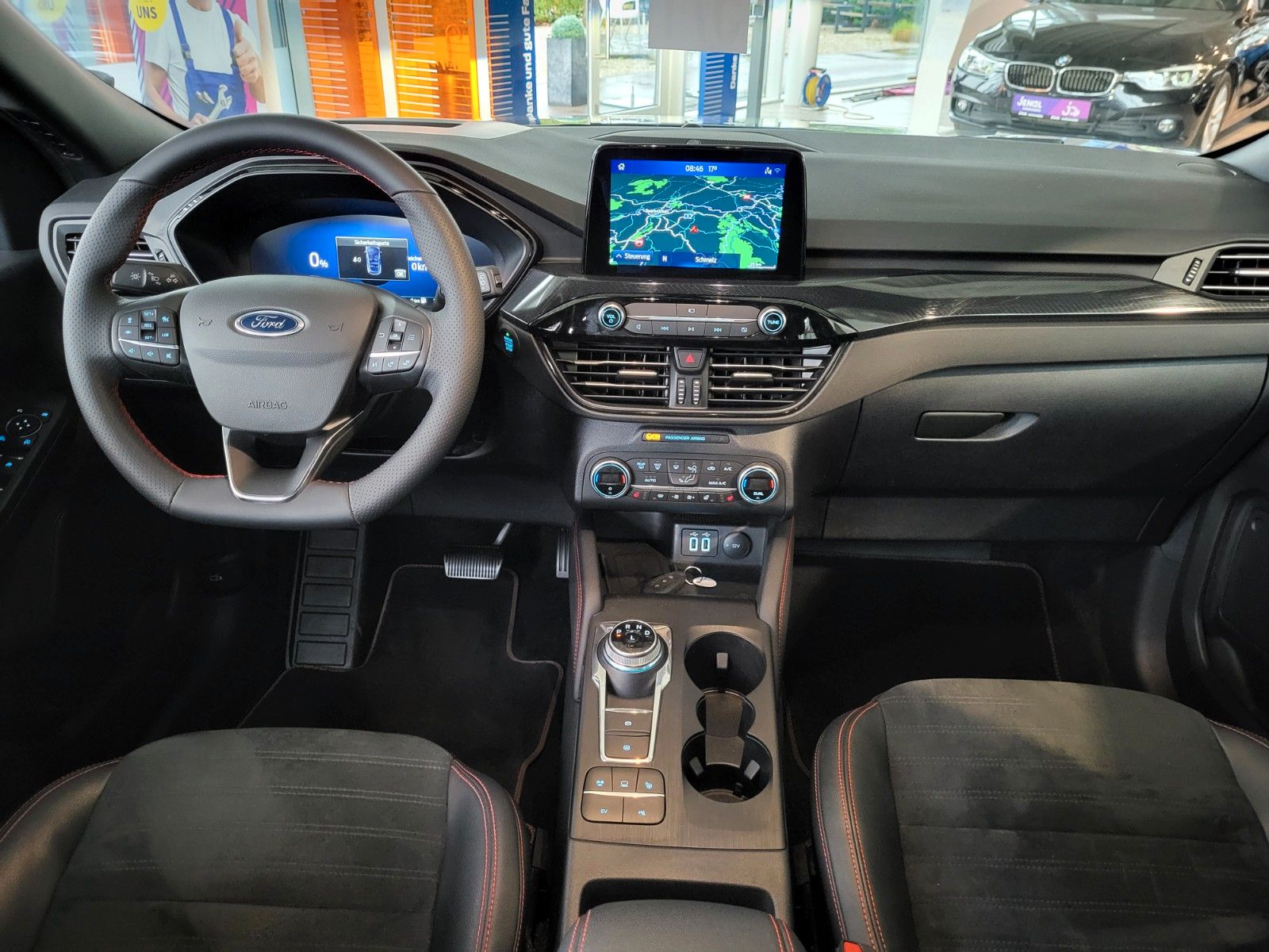 Fahrzeugabbildung Ford Kuga Plug-In Hybrid ST-Line X Panoramadach