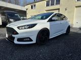 Ford Focus 2,0 EcoBoost ST Leder-Exklusiv-Paket ST  - Ford Focus: Weiß, ST