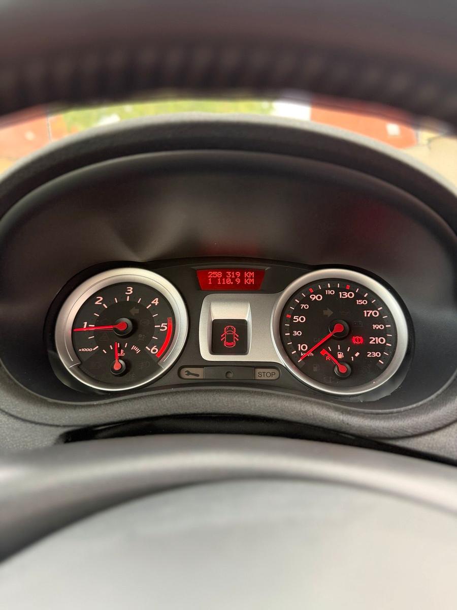 Renault Clio 2009 — photo 8