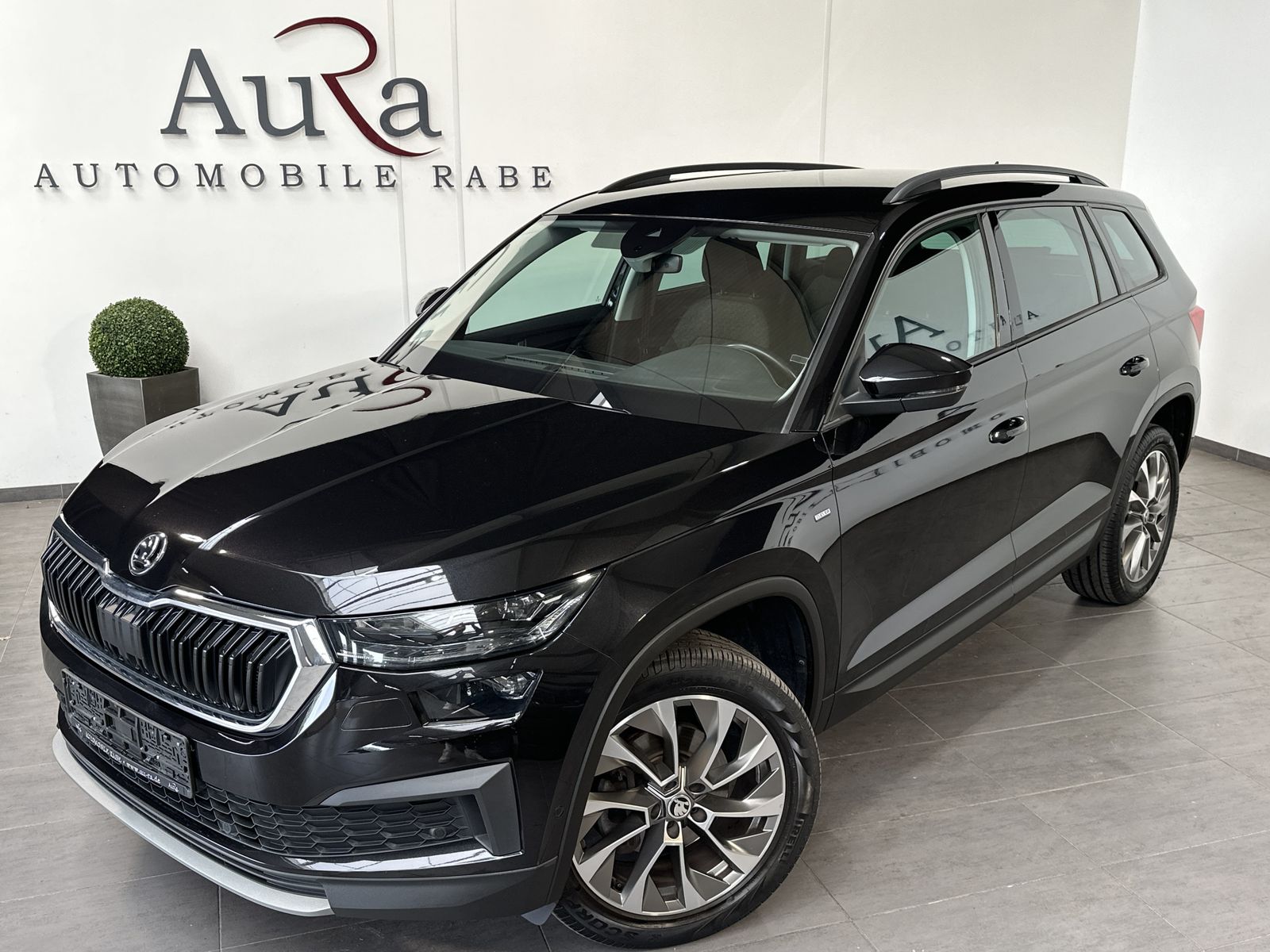 Fahrzeugabbildung SKODA Kodiaq 2.0 TDI DSG Clever NAV+LED+ACC+AHK+SHZ+PP