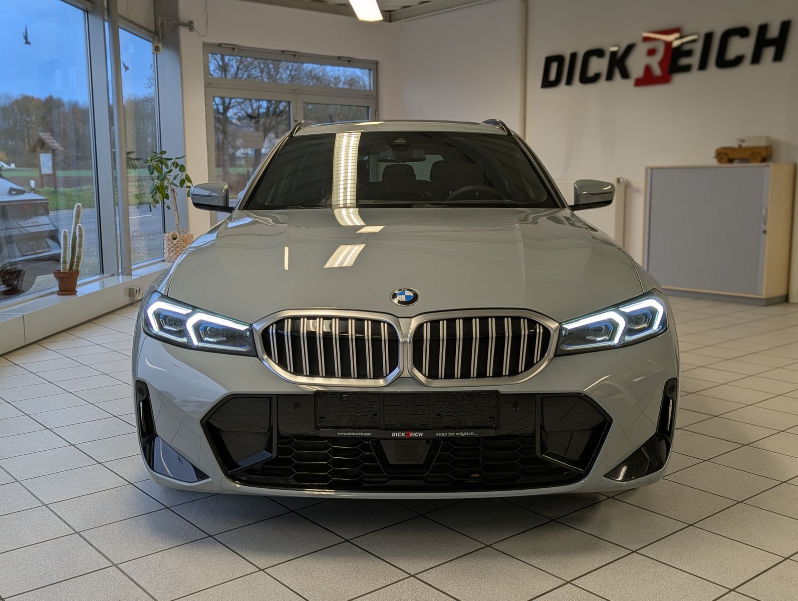 BMW 330 d xD M-Sport Pano LED-adaptiv ACC AHK - Image 2