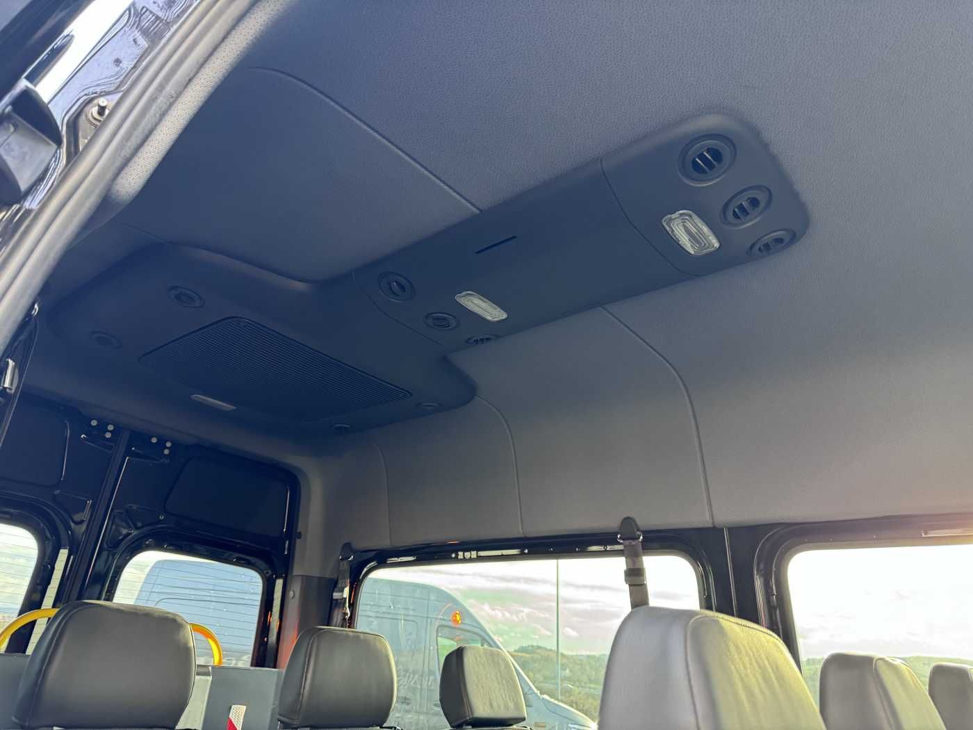 Fahrzeugabbildung Mercedes-Benz Sprinter 317 CDI Rollstuhl-/Behinderten-Lift AMF