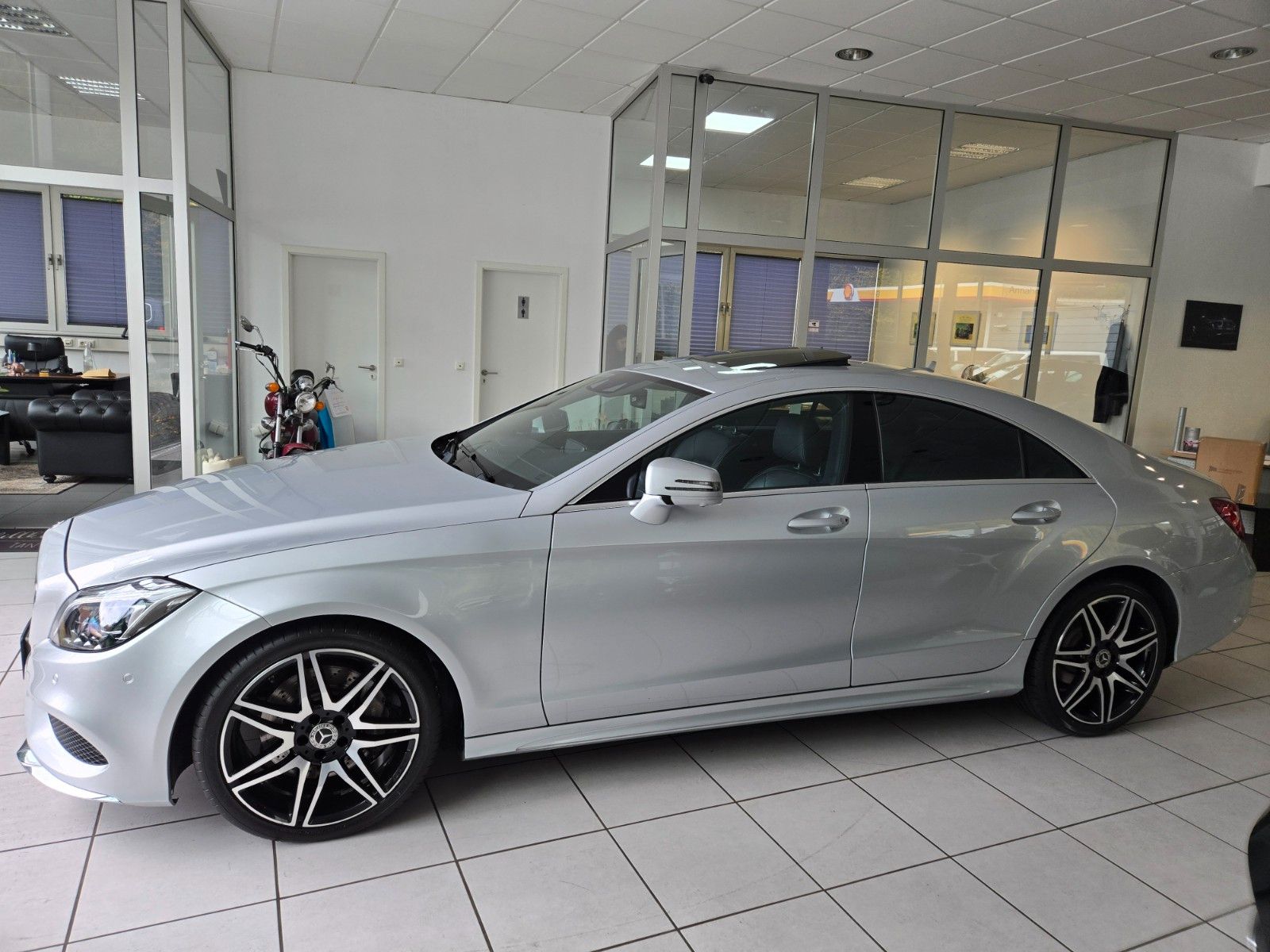 Fahrzeugabbildung Mercedes-Benz CLS 350 d AMG LINE *SITZBELÜFTUNG*360*SCHIEBED*