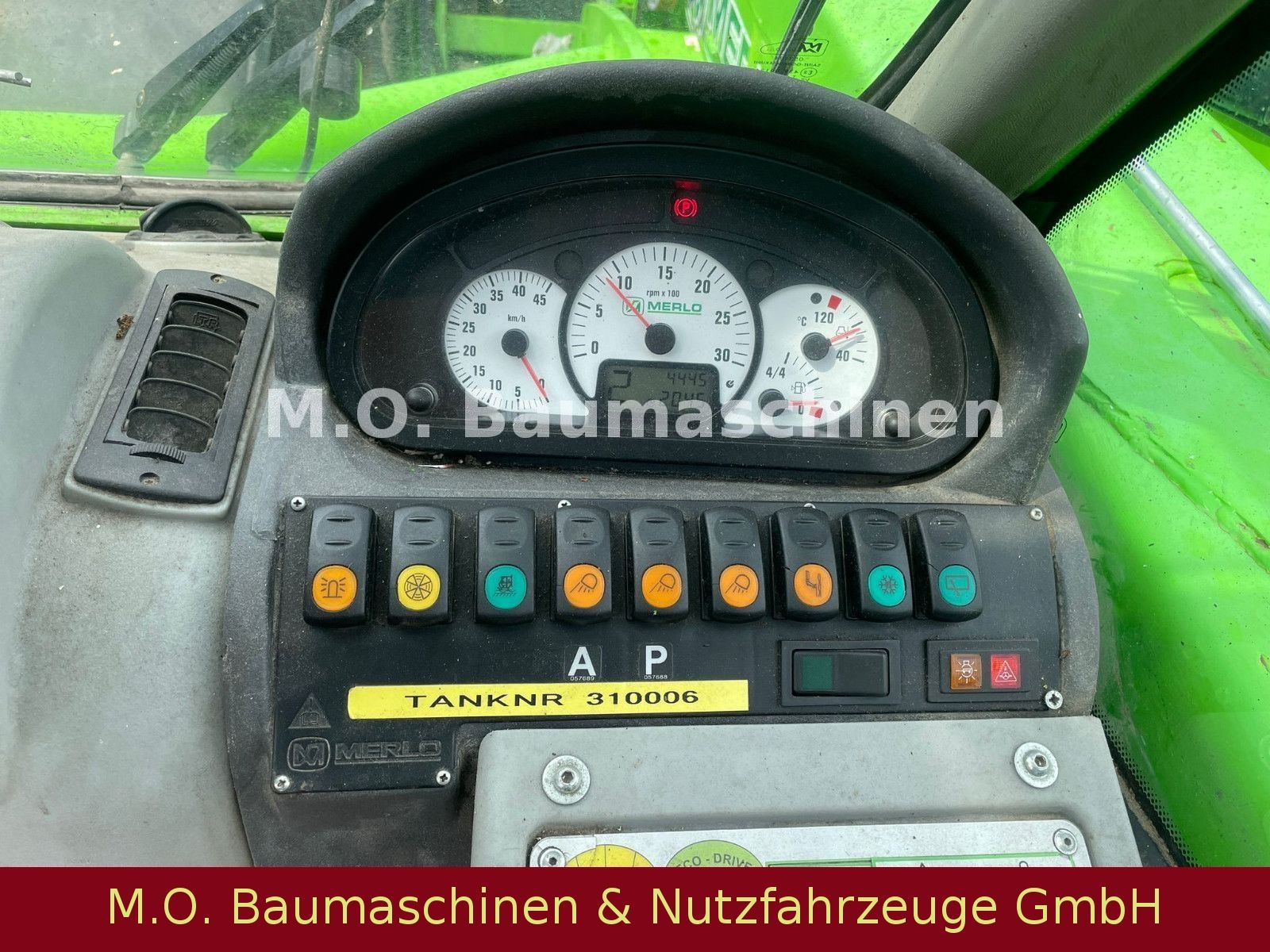 Fahrzeugabbildung Merlo P 55.9 CS / 9 m / 5,5 T/2m³ Mulchgreiferschaufel