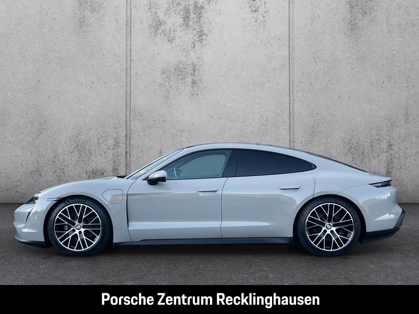 Porsche Taycan Surround-View BOSE Luftfederung 20-Zoll foto 2