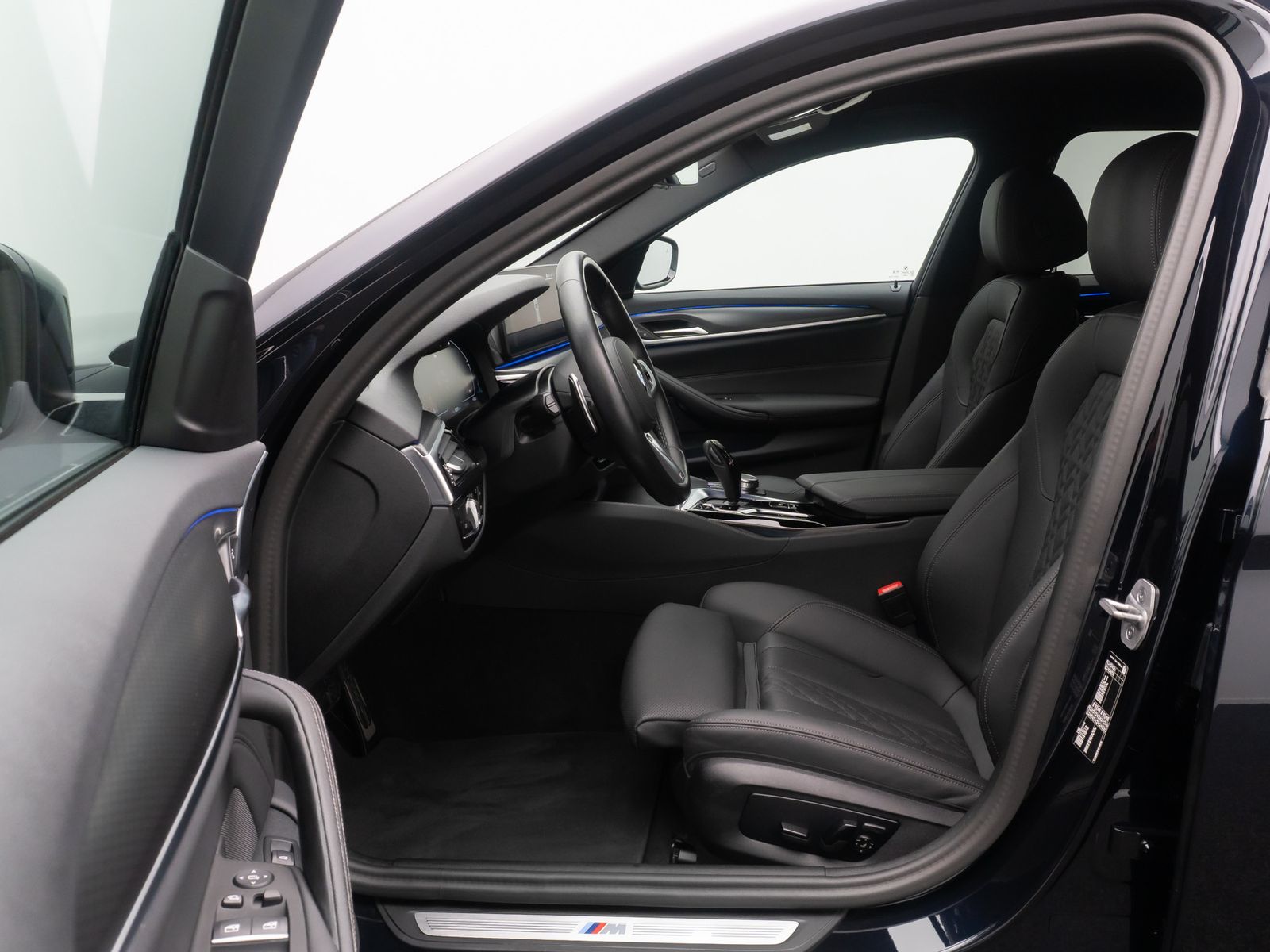 Fahrzeugabbildung BMW 530d M Sport 4xKlima HUD DAB Kamera Laser 18Zoll