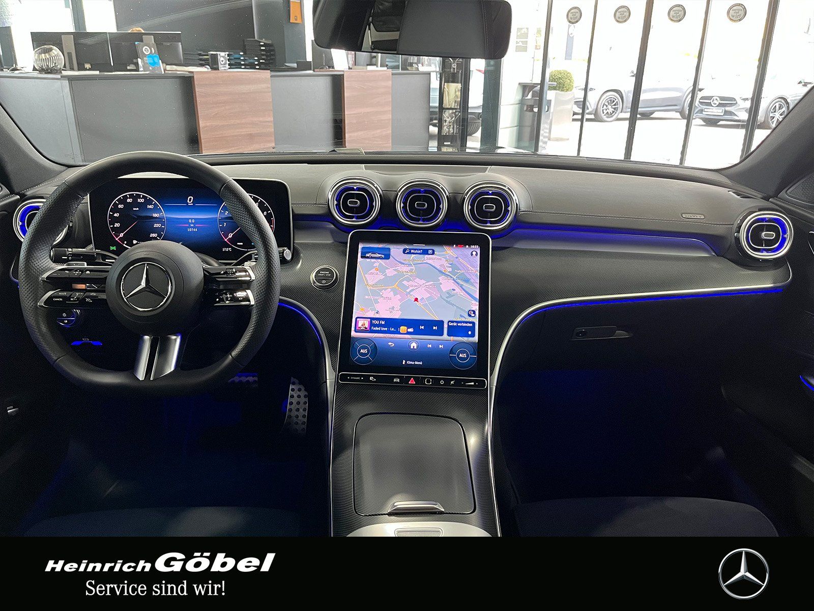 Fahrzeugabbildung Mercedes-Benz C 180 AMG LINE PREMIUM+NIGHTPAKE+19"VIELSPEICHEN