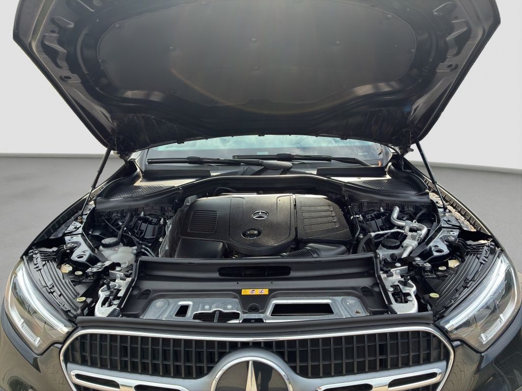 Fahrzeugabbildung Mercedes-Benz GLC 200 4MATIC PANO-SD*LED*EASY-PACK*AMBIENTE*