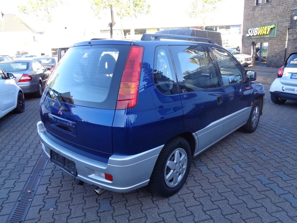 Mitsubishi Space Runner