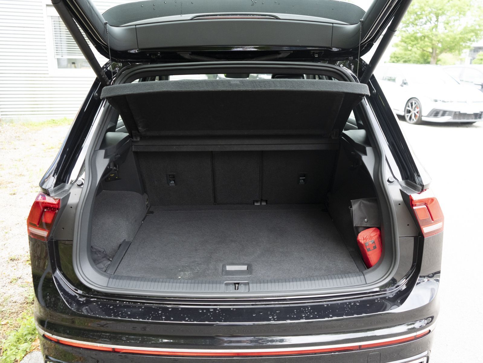 Volkswagen Tiguan R-Line 1.5 TSI LED Navi Pano AHK ParkPilo foto 23