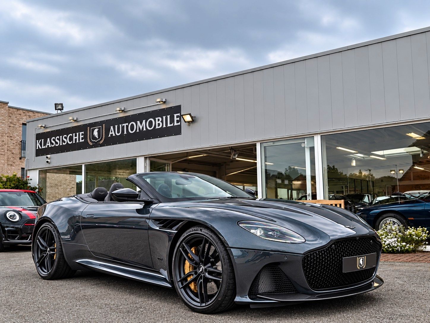 Fahrzeugabbildung Aston Martin DBS 5.2 V12 Volante/Werksgarantie 09/27/1A