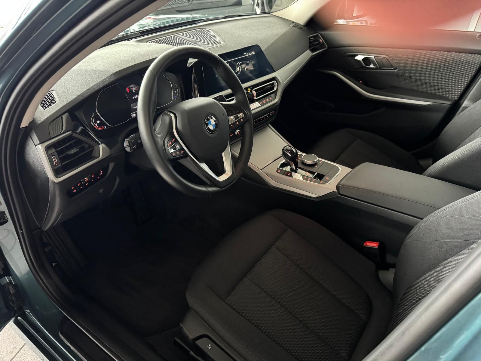 BMW 320i Advantage *Automatik*LED*CarPlay*Navi*SHZ* foto 14