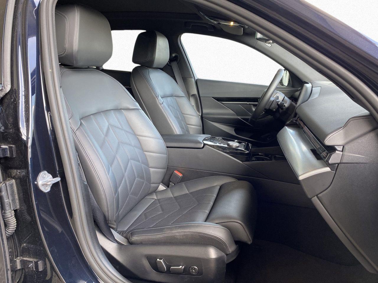 BMW 530e M Sport Pano,AHK,360°,HUD,AdpLED,DA+