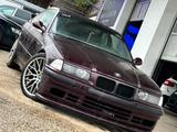 BMW 318iS E36 Coupe * ERST 193000KM *  M-TECHNIK - BMW 318 mit Benzin-Antrieb: Coupé, 318is E36