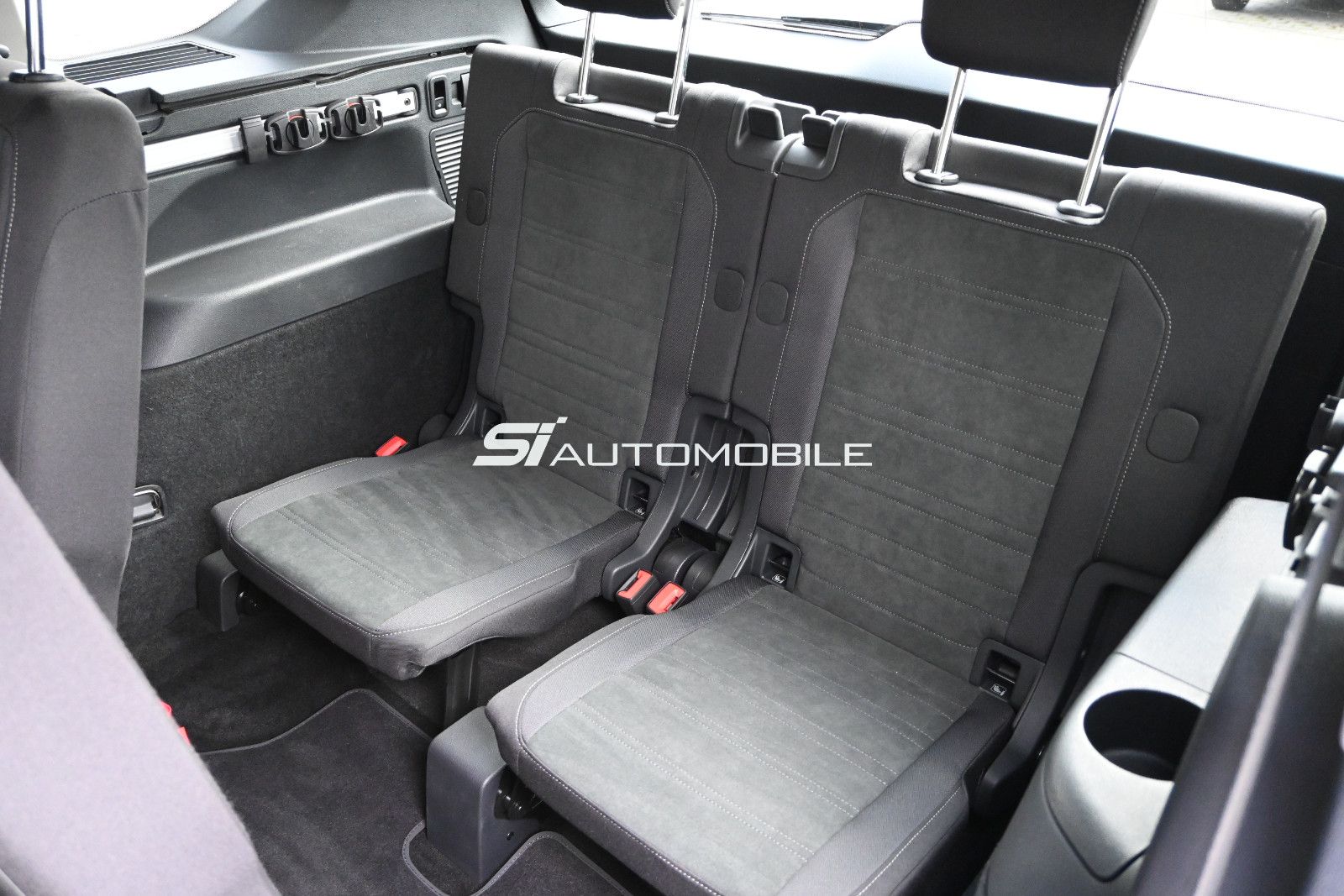 Fahrzeugabbildung Volkswagen Touran 1.5 TSI DSG °ACC°AHK°DYNAUD.°ERGO°STANDHZ