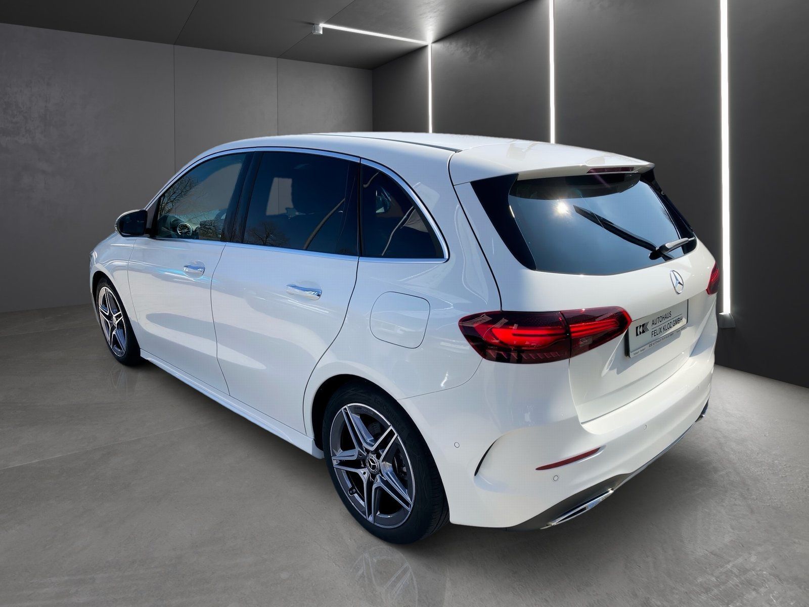 Fahrzeugabbildung Mercedes-Benz B 200 AMG Line*AHK*LED*Kamera*Easy-Pack*SHZ*