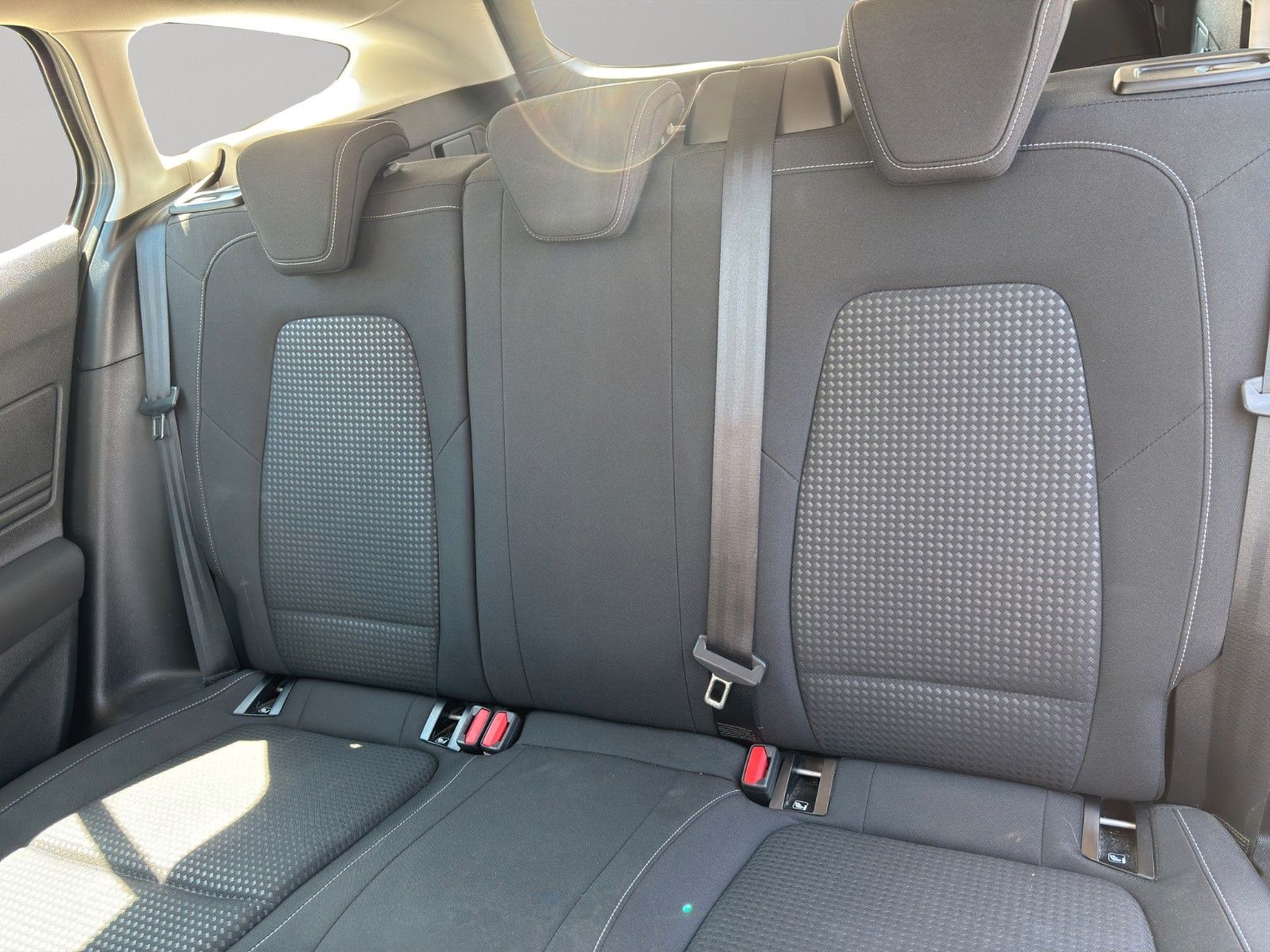 Fahrzeugabbildung Ford Focus C&C | Turnier 1.0  | Kamera | LED