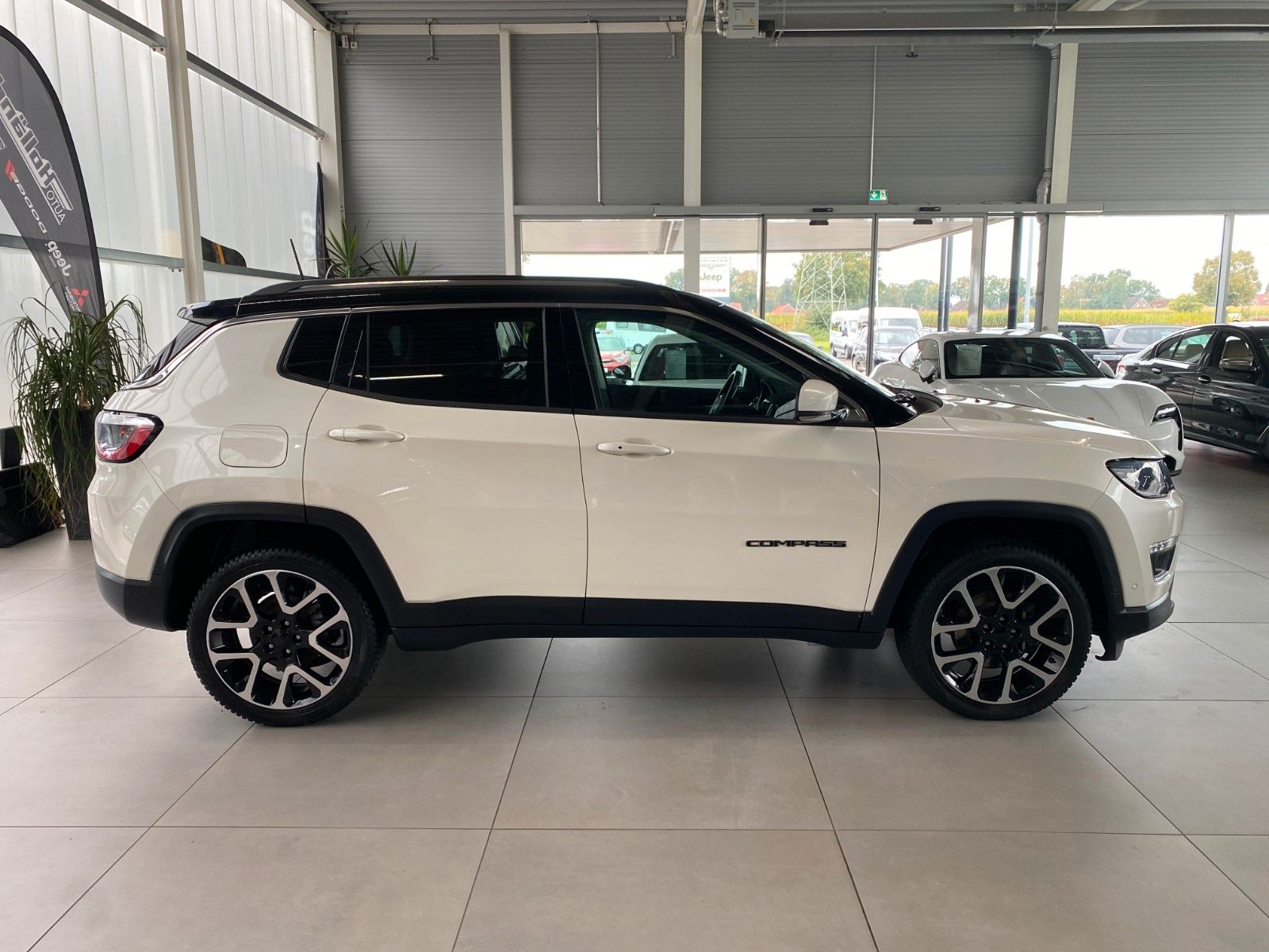 Fahrzeugabbildung Jeep Compass 2.0 D Limited 4WD "Limited Luxus-Paket"