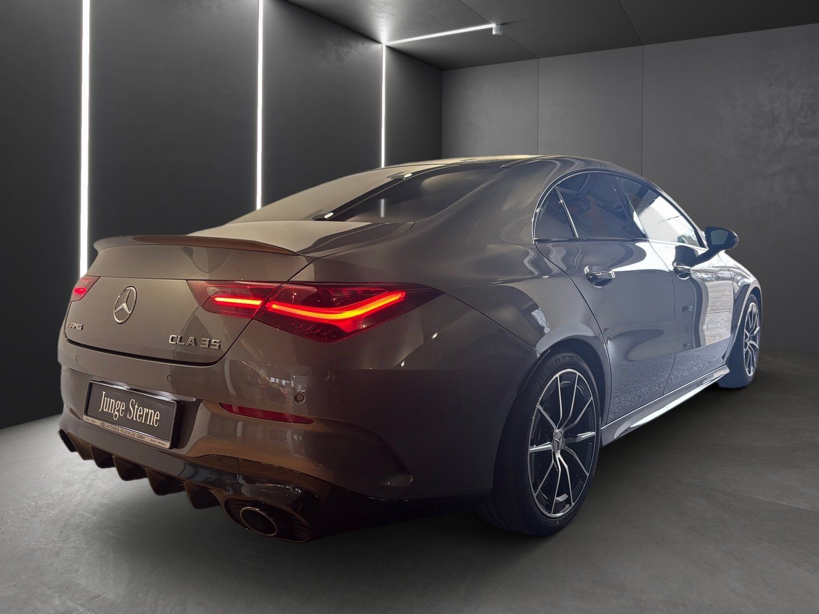 Fahrzeugabbildung Mercedes-Benz CLA 35 4M AMG*Aero*Pano*Burmester*Kam*Distronic*