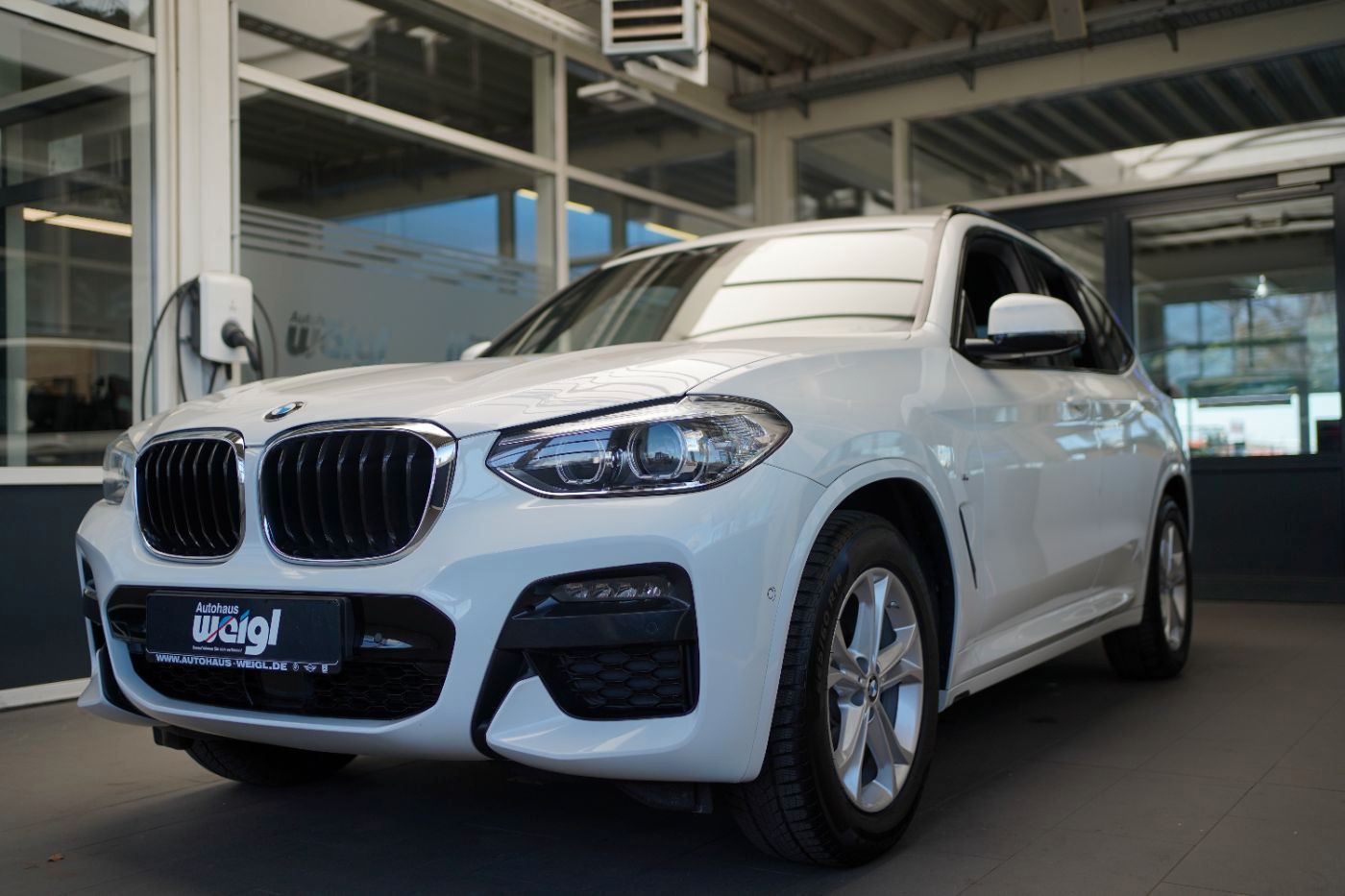 Fahrzeugabbildung BMW X3 xDri 20d M-Sport LED+AHK+Driving&ParkingAssis