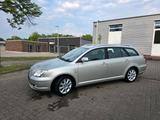 Toyota toyota avensis 2.0  d_4d neue tüv - Toyota Avensis aus 2004 mit Diesel-Antrieb