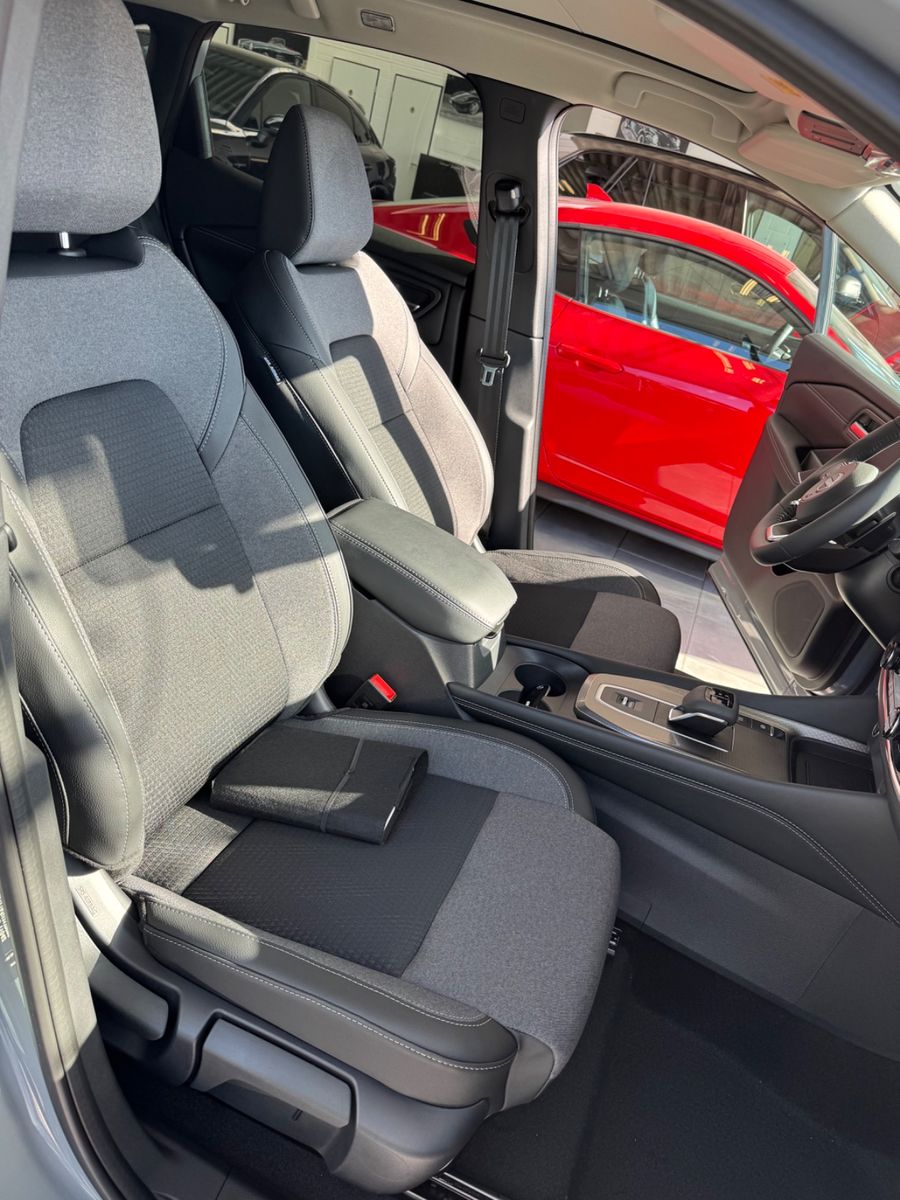 Fahrzeugabbildung Nissan Qashqai 1.3 DIG-T Xtronic N-Connecta/sofort