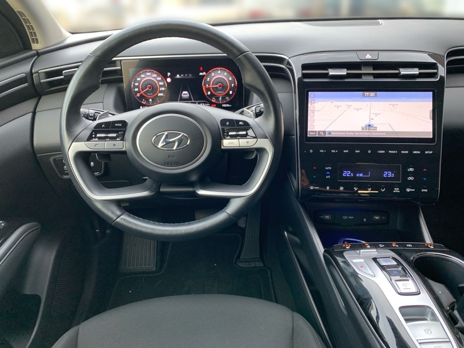 Fahrzeugabbildung Hyundai TUCSON 1.6 T-GDI 7-DCT Trend Mild-Hybrid Navi LE