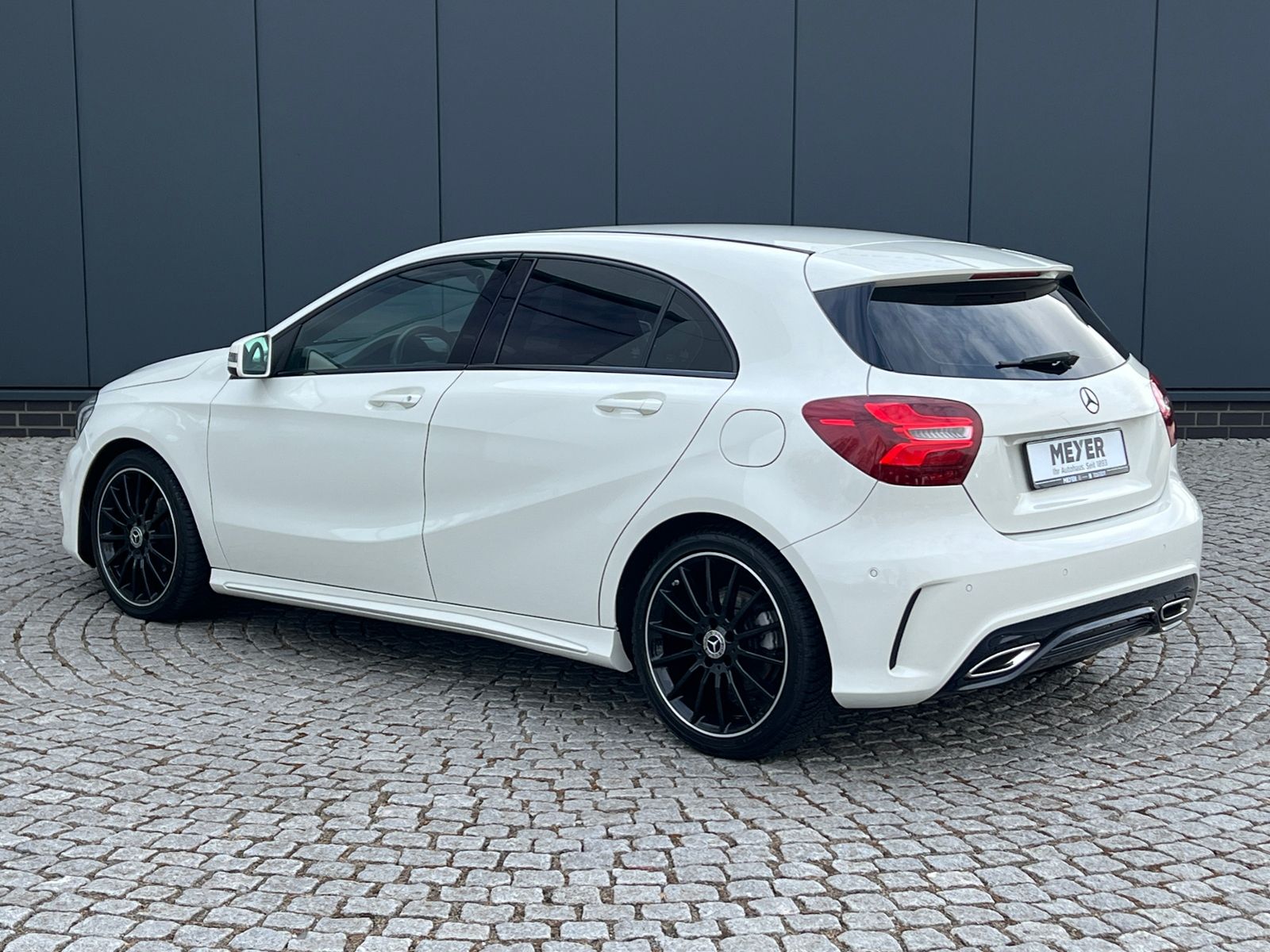 Fahrzeugabbildung Mercedes-Benz A Klasse 180 CDI Style *18"LM-Felge AMG, LED, PD