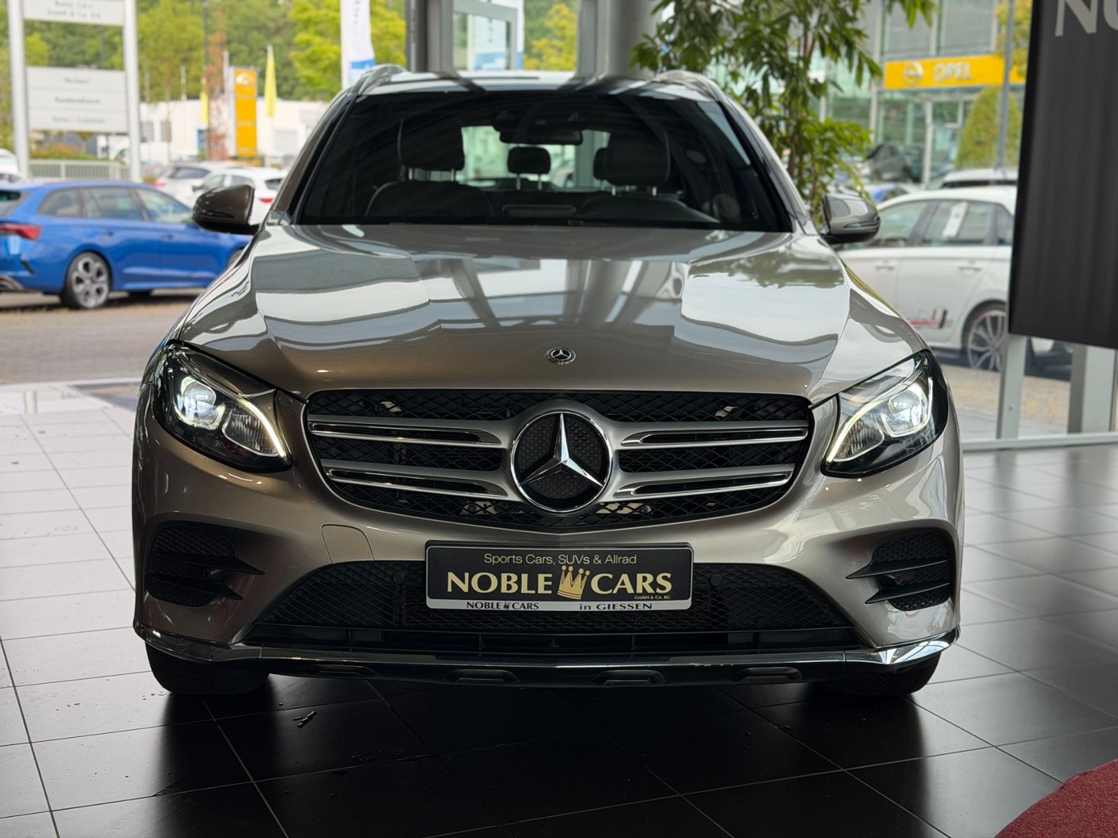 Fahrzeugabbildung Mercedes-Benz GLC 220 d 4Matic AMG Line PANO LED NAV