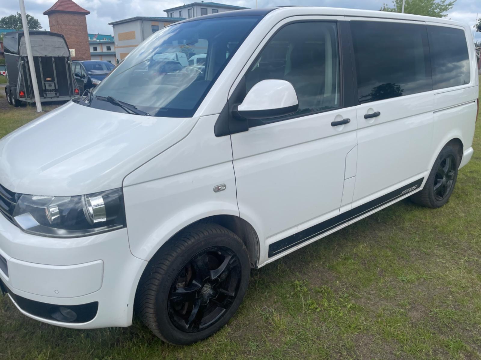 Volkswagen T5 Transporter Bus Multivan Edition 25