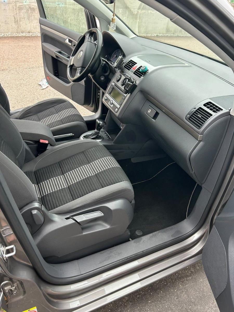 Volkswagen Touran 2008 — photo 13