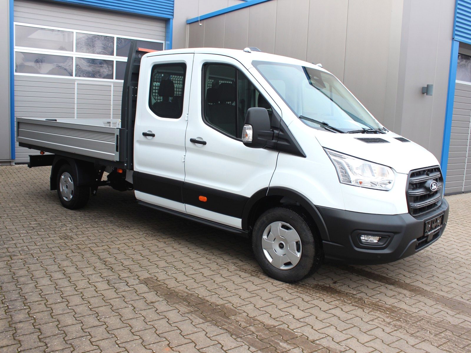 Fahrzeugabbildung Ford Transit 350 L4 Doppelkabine Trend