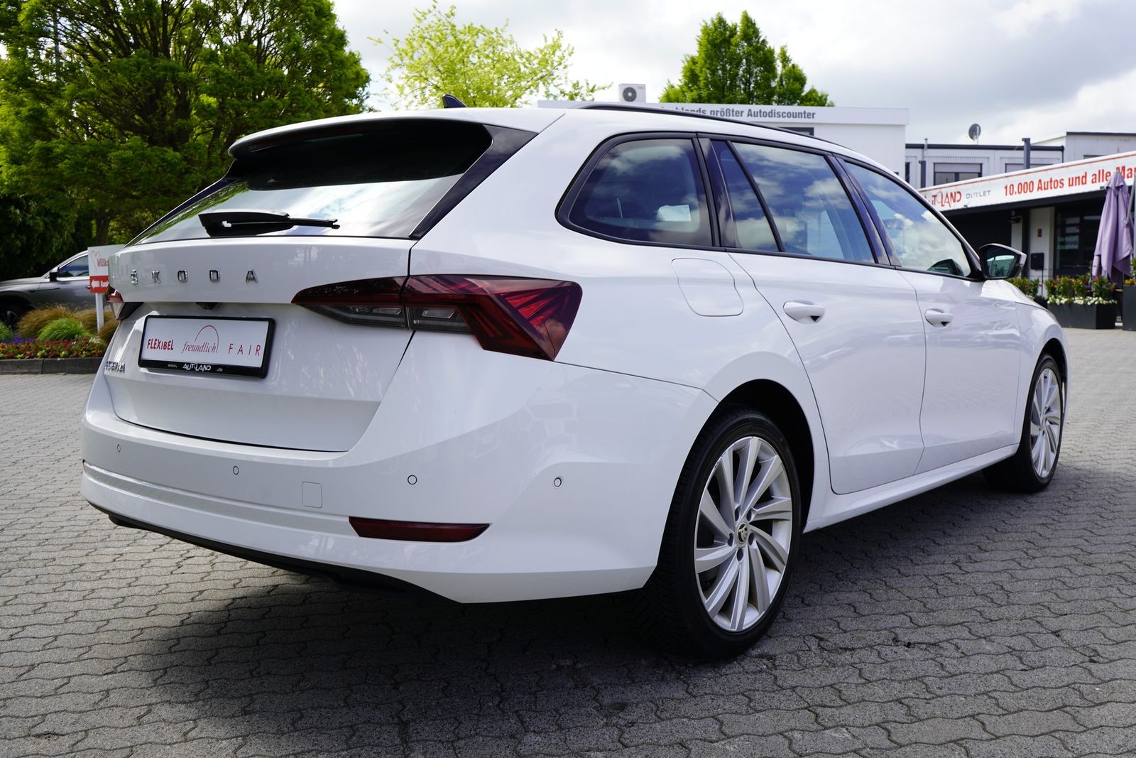 Skoda Octavia Combi 1.5 TSI First Edition LED Navi ACC foto 5