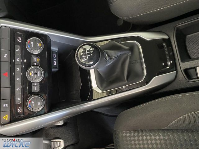 T-Roc 1.0 TSI Active NAVI KLIMA REAR VIEW ACC
