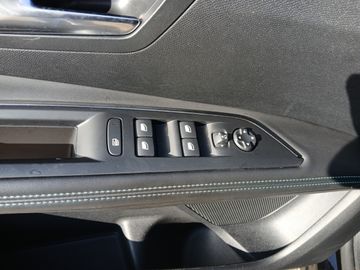 Peugeot 3008 Allure Pack 1.2 PureTech 130 +Navi+Kam.+SHZ