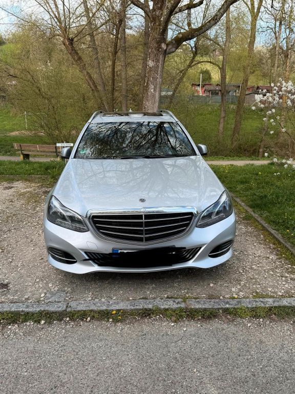 Image of Mercedes-Benz E 220
