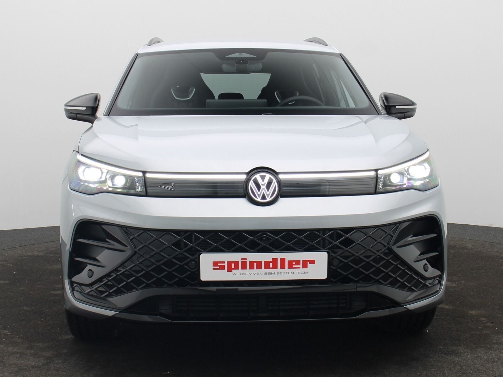 Volkswagen Tiguan R-Line 2.0TDI 4M DSG HD-Matrix AHK HuD foto 3