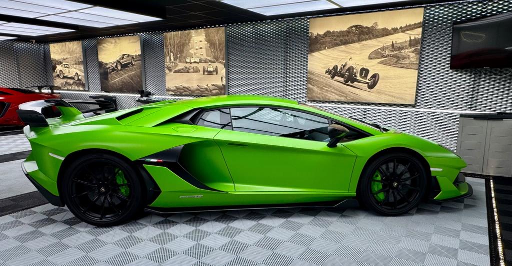 Lamborghini Aventador