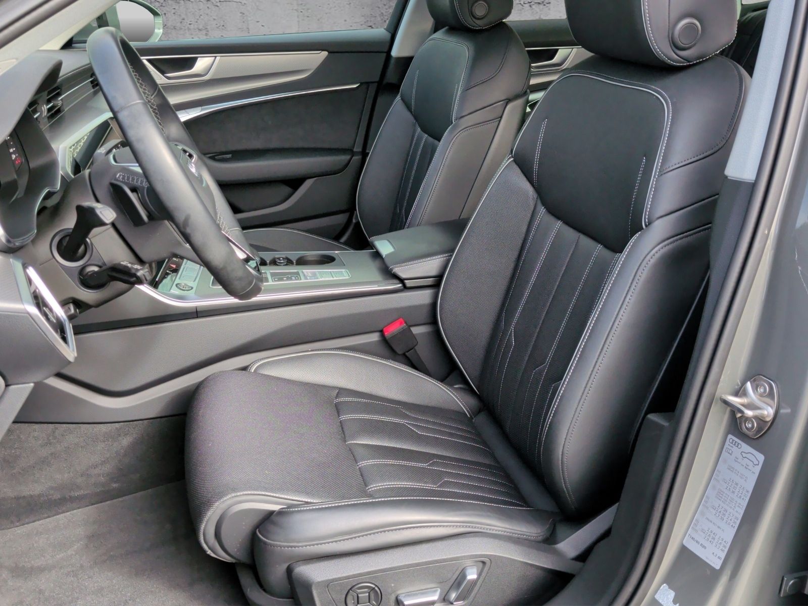 Audi A6 adv 55 TFSI quat. S-tron AHK PANO MATRIX foto 5
