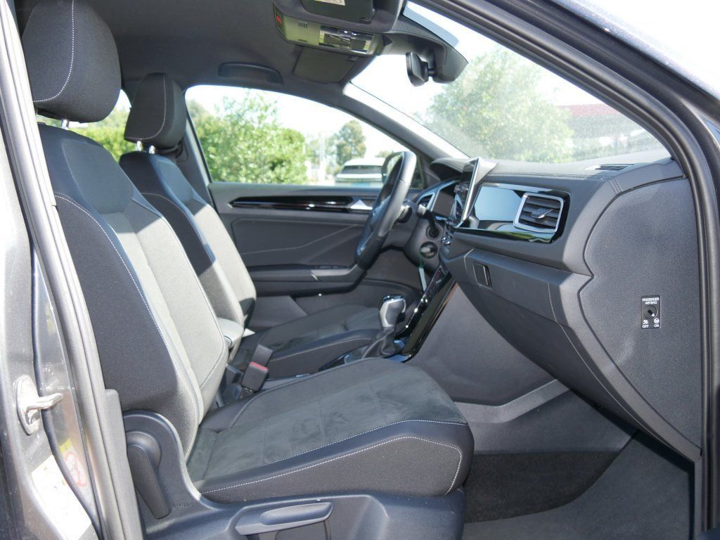 Volkswagen T-Roc 1.5 TSI DSG R-Line Navi LED DigCockpit ACC foto 4
