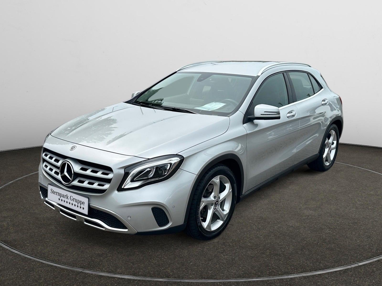Mercedes-Benz GLA 200 Urban LED*PTS*SHZ*NAVI*AHK*AppleCarplay*