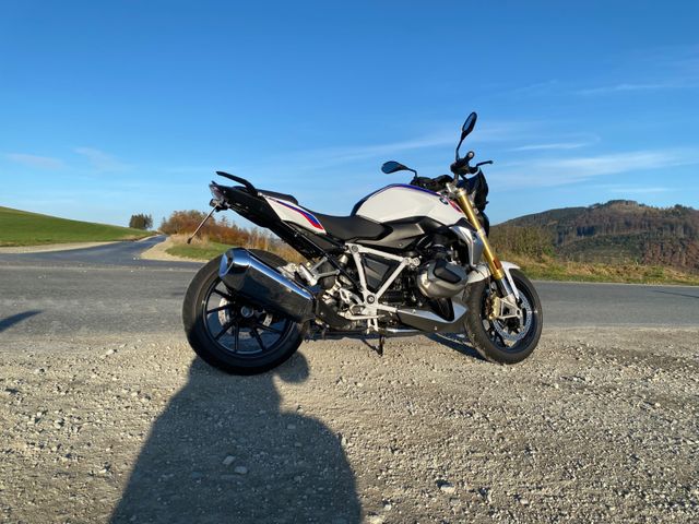 BMW R1250R